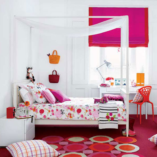 pink-white-girls-bedroom-decor